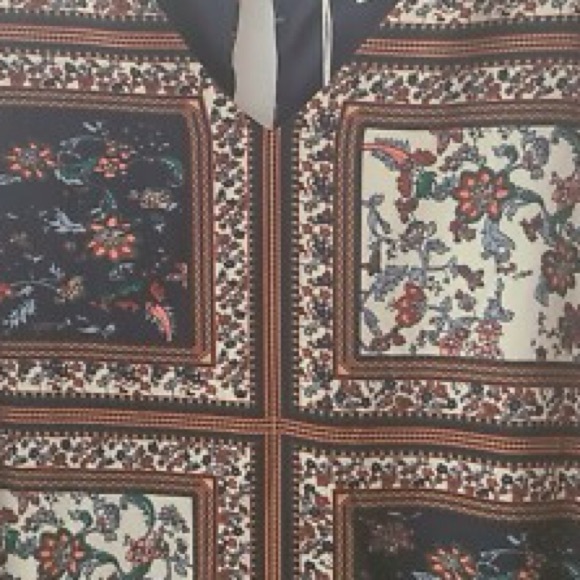 NWOT Lulu's Navy and Cream Lined Pattern Dress w/Bell Sleeves and Ruffle Bottom - Picture 6 of 15